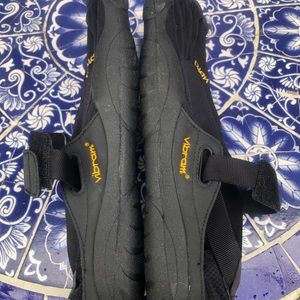 VIBRAM Men’s Athletic 5 Toes Barefoot Feel US9 EURO42